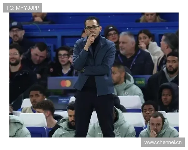 切尔西主帅执教稳定性承压,球队近期表现波动加剧对争冠形势影响 切尔西主帅执教稳定性承压,球队近期表现波动加剧对争冠形势影响