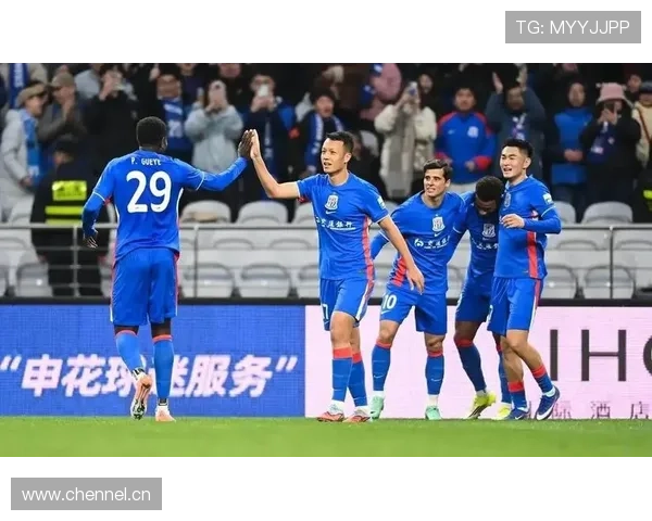 申花边路进攻乏力,中路扎堆问题是否制约球队进攻多样性? 申花边路进攻乏力,中路扎堆问题是否制约球队进攻多样性?